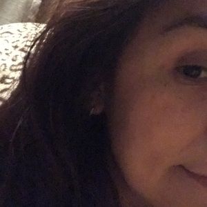 Meet your Posher, Claudia